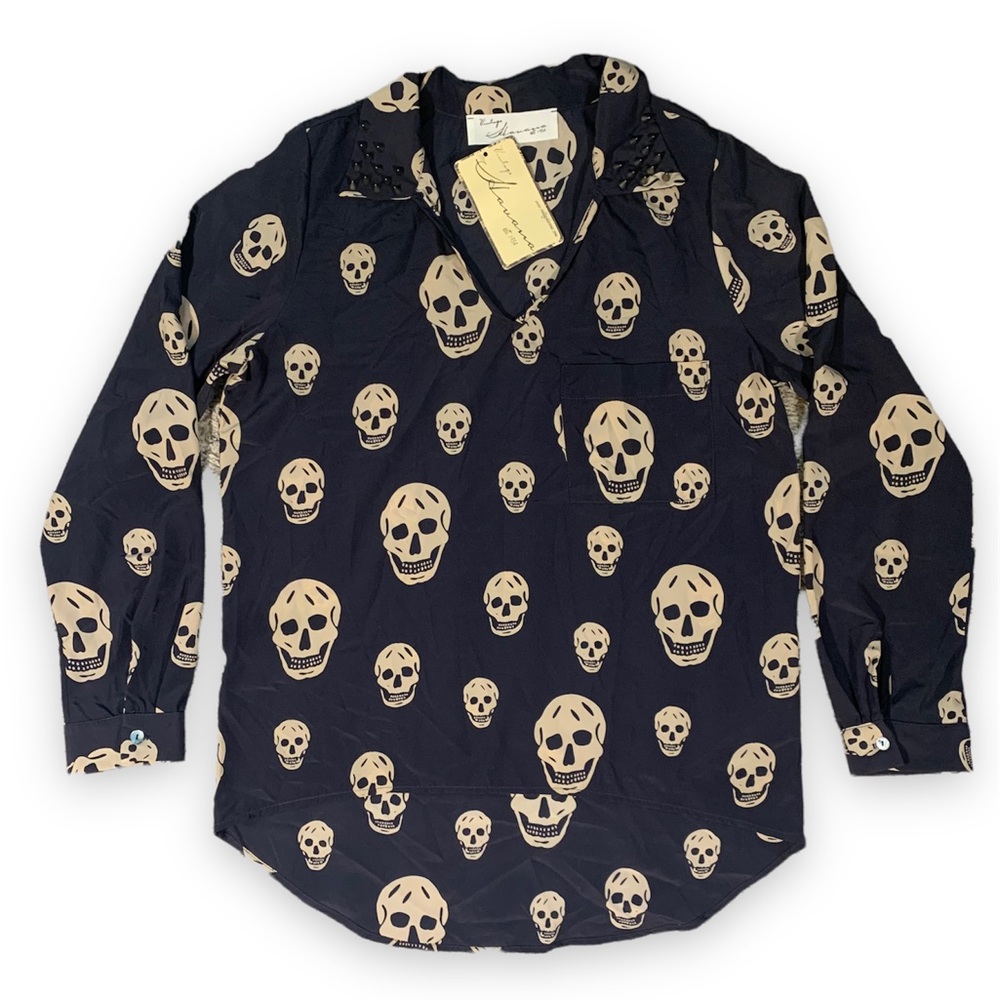 Vintage Havana Skull Print pullover blouse with studded collar